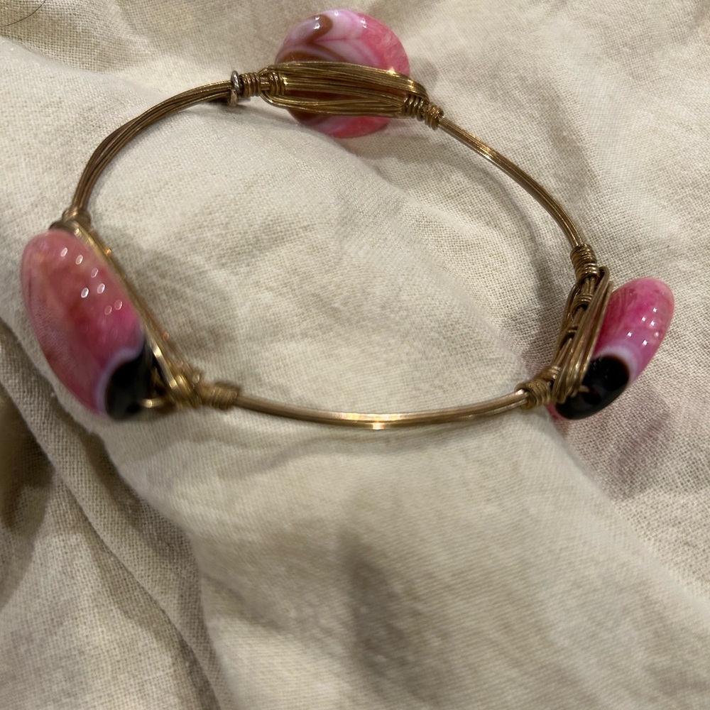 Elegant Pink and Gold Wire Bracelet